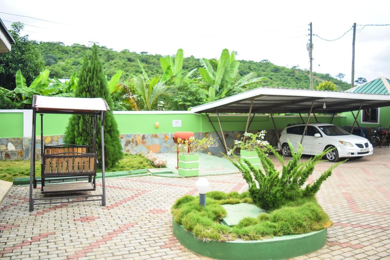 3A'S Guest House Akosombo Exteriör bild