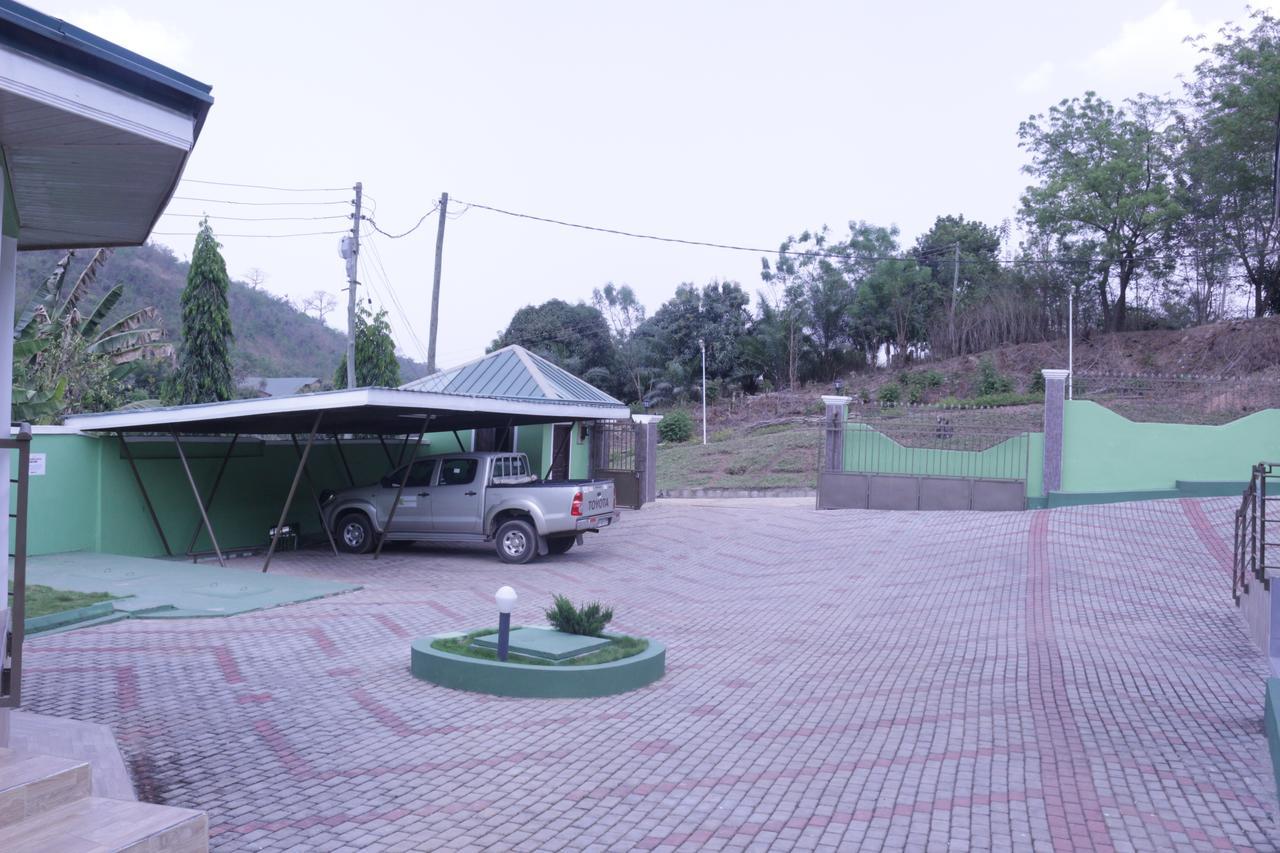 3A'S Guest House Akosombo Exteriör bild