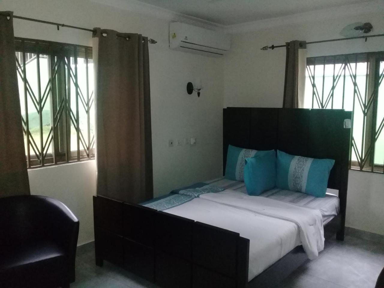3A'S Guest House Akosombo Exteriör bild