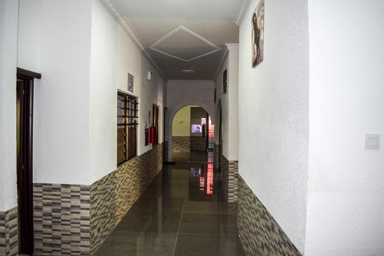 3A'S Guest House Akosombo Exteriör bild