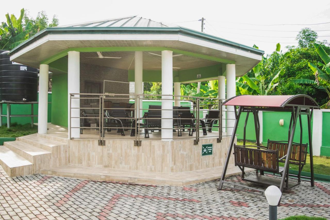 3A'S Guest House Akosombo Exteriör bild