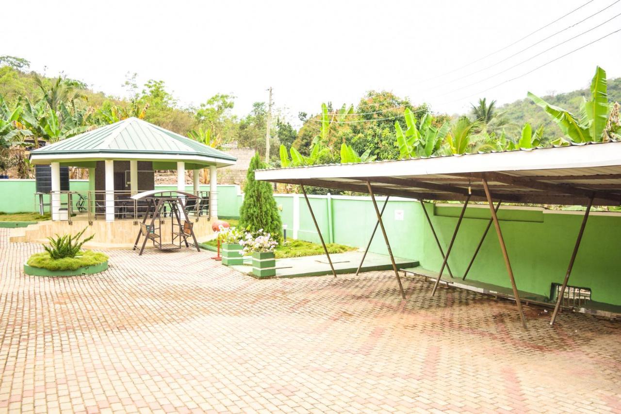 3A'S Guest House Akosombo Exteriör bild