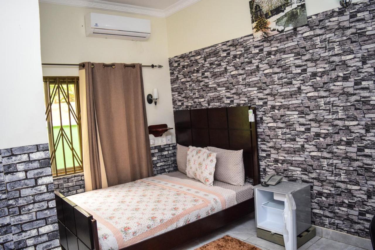 3A'S Guest House Akosombo Exteriör bild