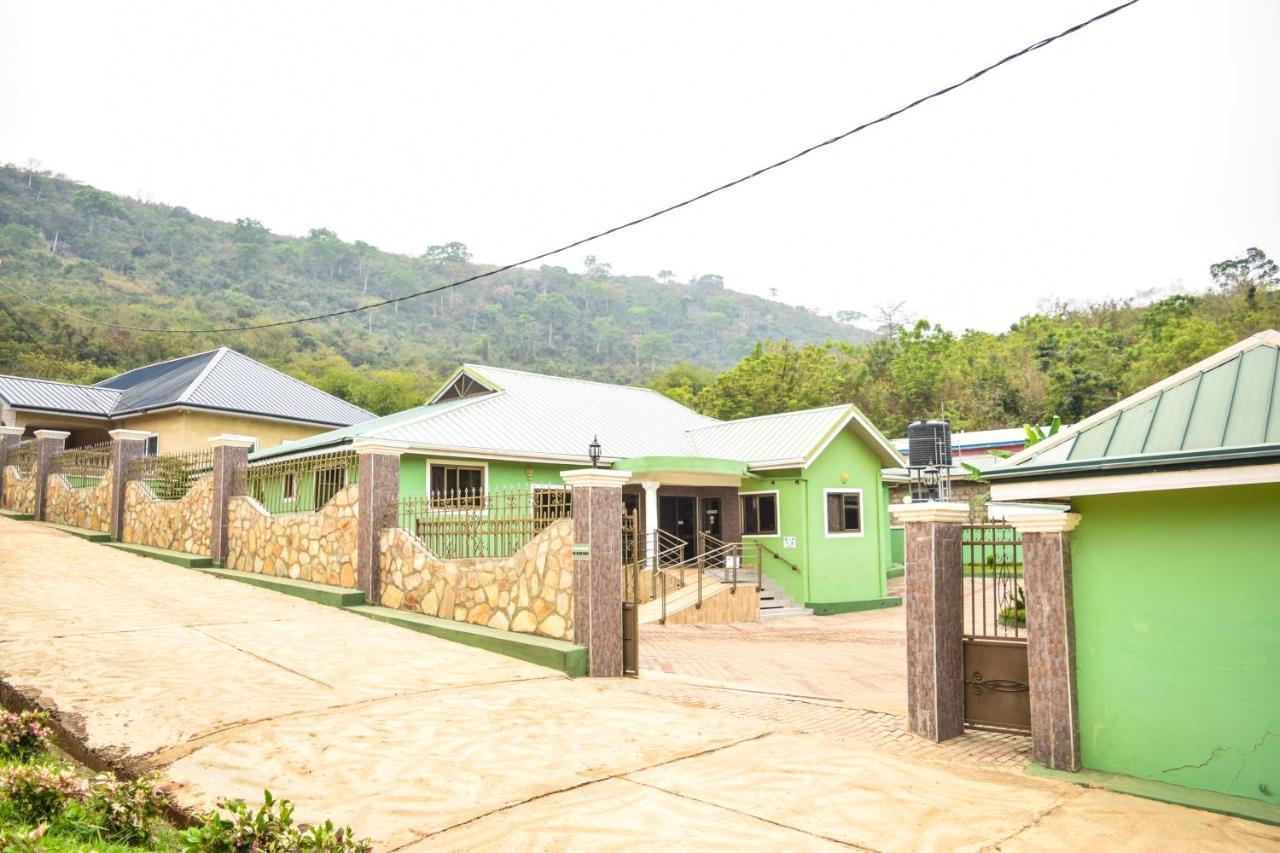 3A'S Guest House Akosombo Exteriör bild